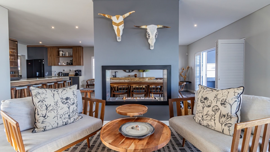 4 Bedroom Property for Sale in Pearl Bay Western Cape